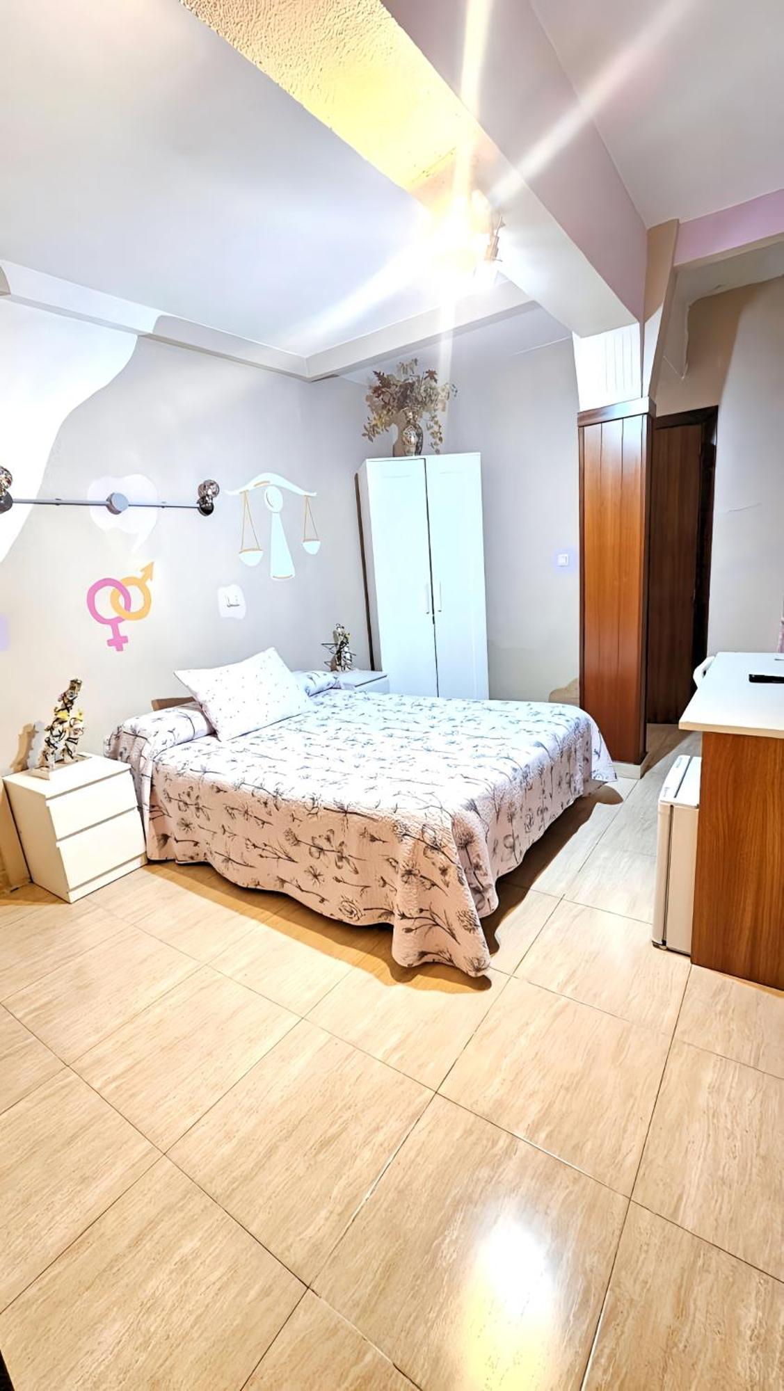 Hostal La Rosa Caceres Exterior photo